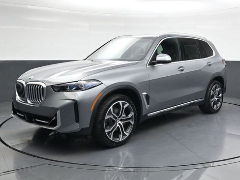 Used 2026 BMW X5 xDrive40i w/ Climate Comfort Package image 8