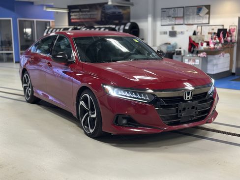 Used 2022 Honda Accord Sport image 3