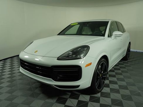 Used 2022 Porsche Cayenne Turbo AWD/4WD image 3