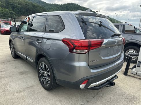 Used 2018 Mitsubishi Outlander SE AWD/4WD image 4