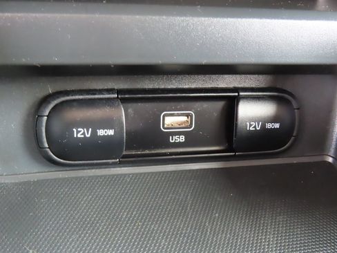 Certified 2025 Kia Soul LX w/ LX Technology Package FWD image 7
