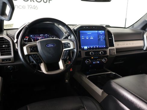 Used 2022 Ford F250 Lariat w/ Lariat Value Package AWD/4WD image 2
