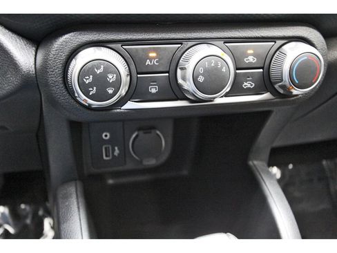 Certified 2025 Nissan Kicks Play S FWD image 26
