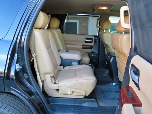 Used 2013 Toyota Sequoia Platinum image 14