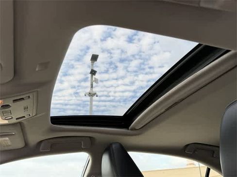 Used 2018 Lexus IS 300 image 25