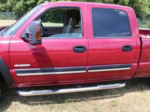 Used 2004 Chevrolet Silverado 2500 LT AWD/4WD image 16