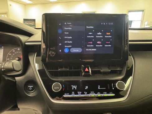 Used 2024 Toyota Corolla Cross SE w/ Moonroof Package image 8