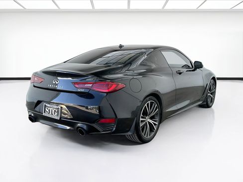 Used 2017 INFINITI Q60 2.0t w/ Moonroof Package RWD image 4