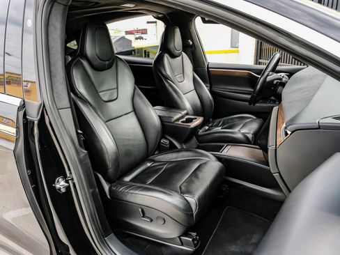 Used 2017 Tesla Model X 90D image 37