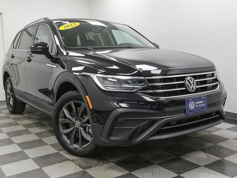 Certified 2023 Volkswagen Tiguan SE image 3