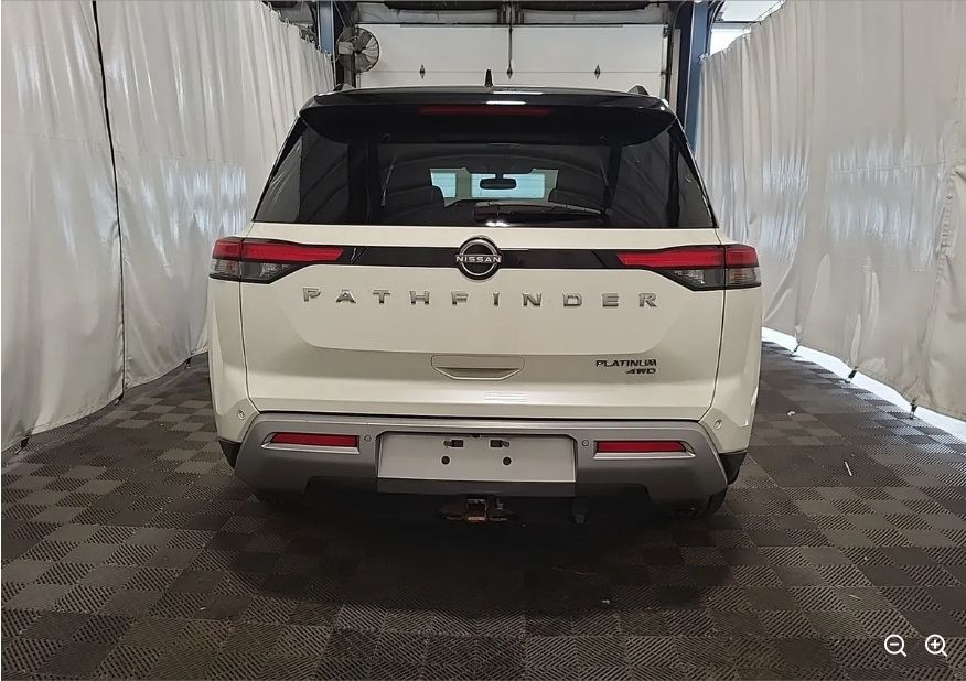 Used 2022 Nissan Pathfinder Platinum AWD/4WD image 5