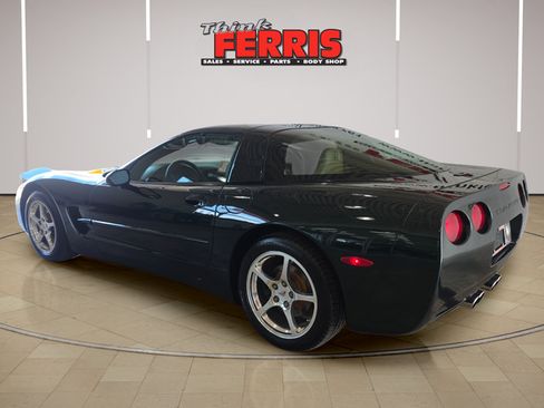 Used 2000 Chevrolet Corvette Coupe w/ Memory Pkg RWD image 3