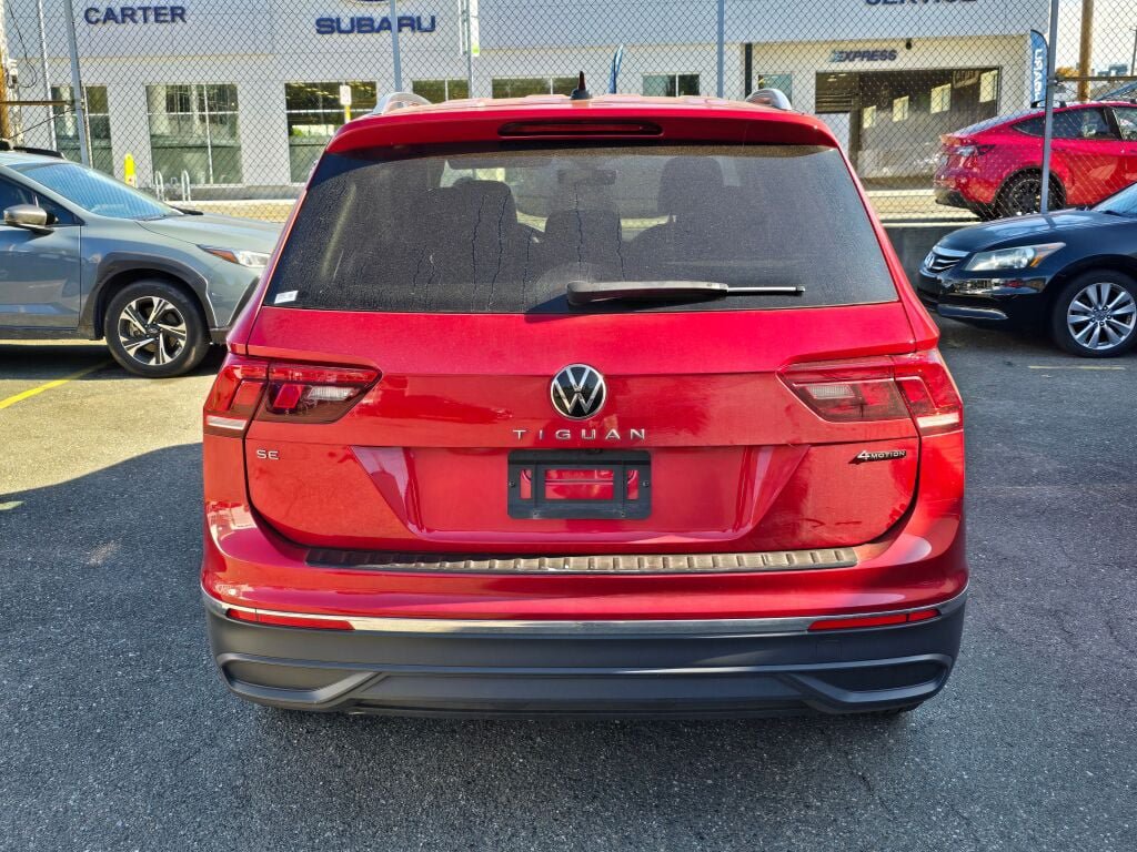Used 2024 Volkswagen Tiguan SE AWD/4WD image 6