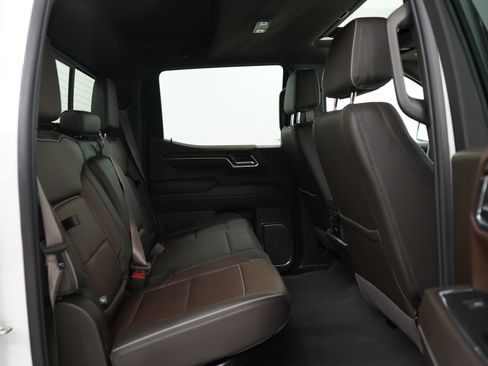 Used 2024 GMC Sierra 1500 Denali w/ Technology Package AWD/4WD image 13