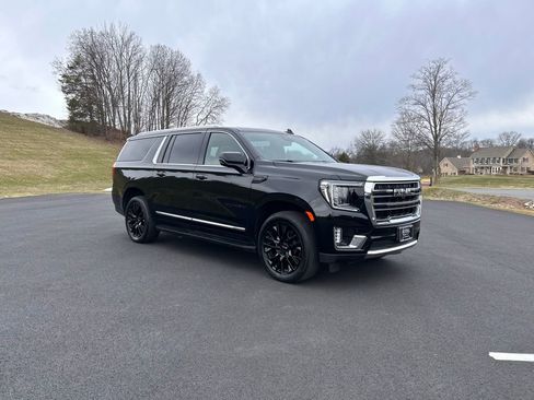 Certified 2023 GMC Yukon XL SLT w/ SLT Luxury Package image 1
