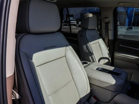 Used 2022 GMC Yukon Denali image 20