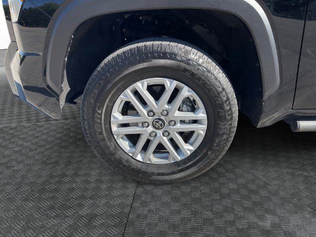 Used 2024 Toyota Tundra SR5 w/ SR5 Convenience Package AWD/4WD image 15