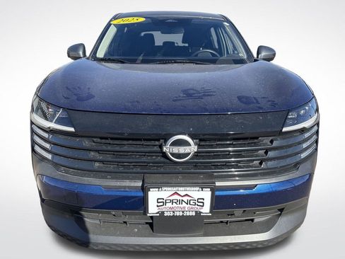 Used 2025 Nissan Kicks SV w/ Illumination Package image 8