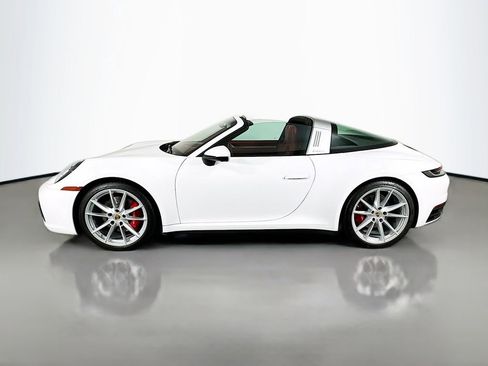 Used 2022 Porsche 911 Targa 4S image 2