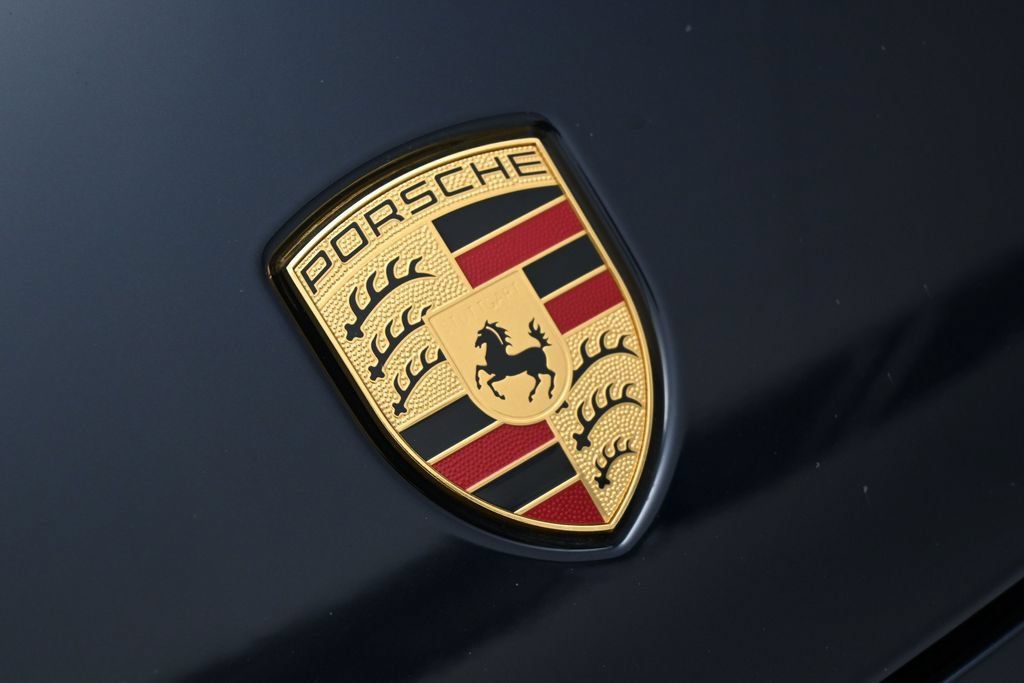 Certified 2022 Porsche Cayenne Platinum Edition AWD/4WD image 34
