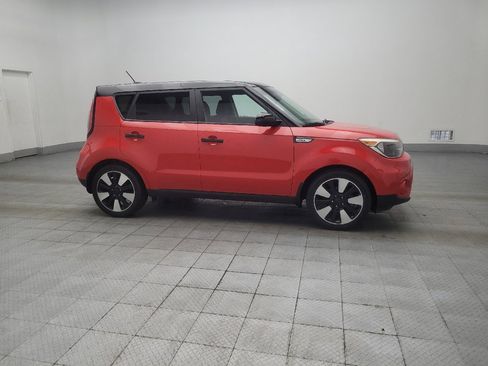 Used 2019 Kia Soul + FWD image 11