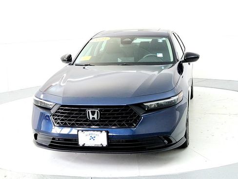 Used 2025 Honda Accord SE image 2