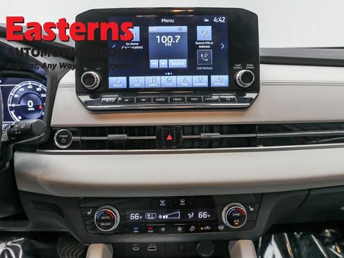 Used 2024 Mitsubishi Outlander SEL image 12