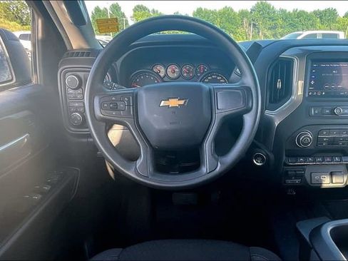 Used 2024 Chevrolet Silverado 1500 Custom AWD/4WD image 9
