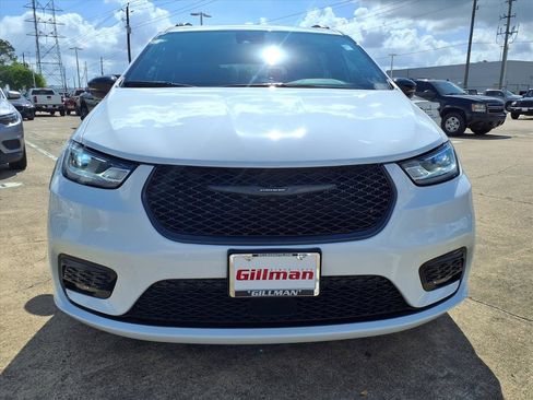 Used 2024 Chrysler Pacifica Limited w/ S Appearance Package image 21