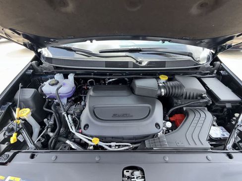 New 2025 Chrysler Pacifica Select FWD image 9