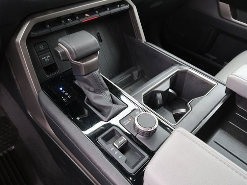 Used 2025 Toyota Tundra Limited image 25