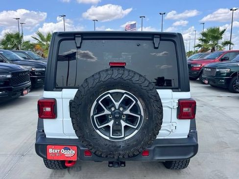 Used 2025 Jeep Wrangler Unlimited Rubicon AWD/4WD image 5