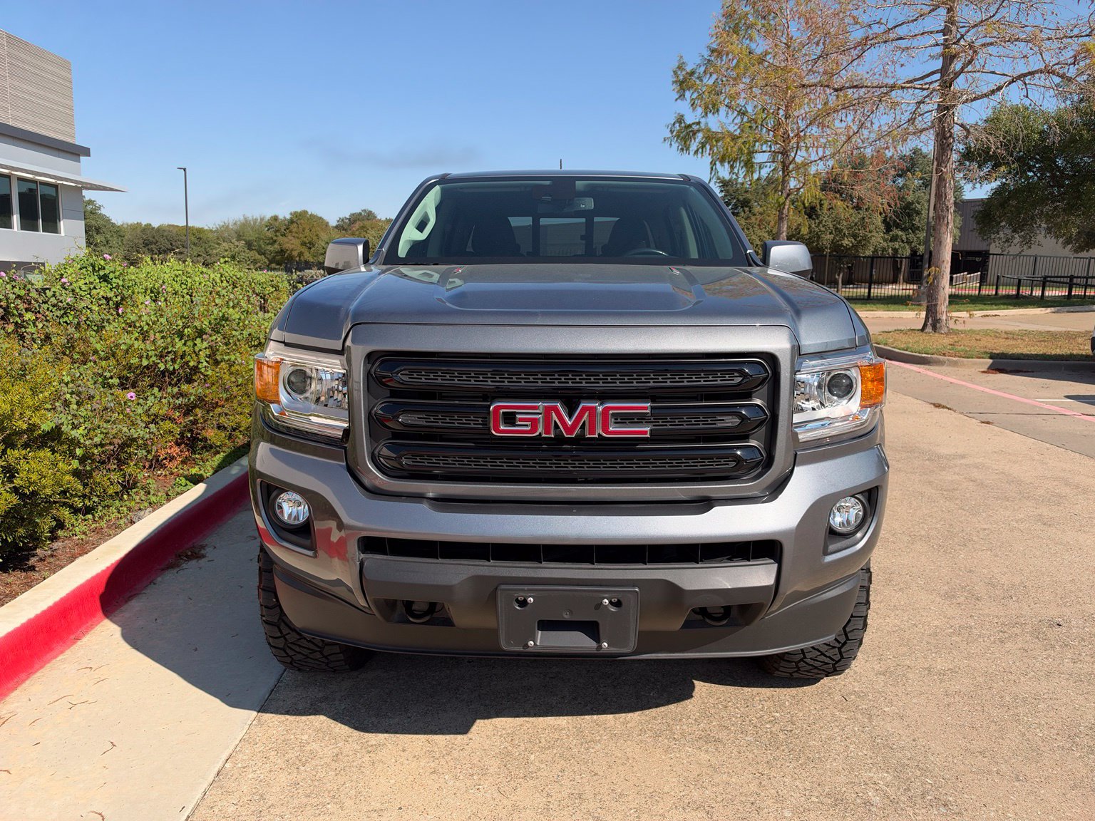 Used 2020 GMC Canyon SLE w/ Driver Alert Package AWD/4WD image 2