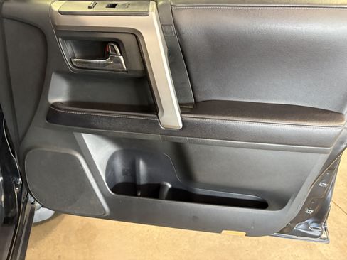 Certified 2017 Toyota 4Runner SR5 AWD/4WD image 35
