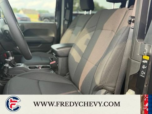 Used 2023 Jeep Wrangler Sport AWD/4WD image 24