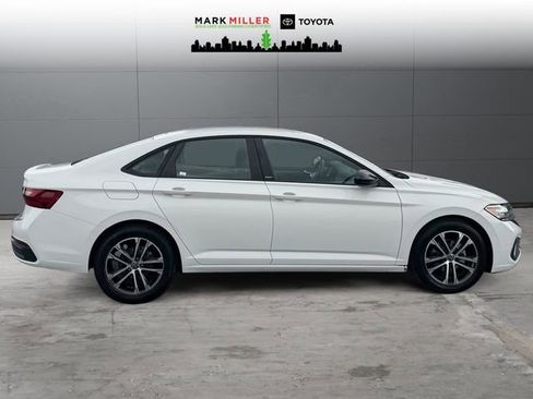 Used 2024 Volkswagen Jetta Sport image 6