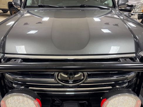 Used 2019 Toyota Land Cruiser image 19