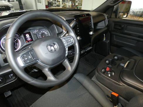 Used 2025 RAM 2500 Tradesman AWD/4WD image 10