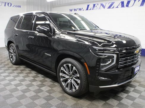 Used 2025 Chevrolet Tahoe High Country AWD/4WD image 3