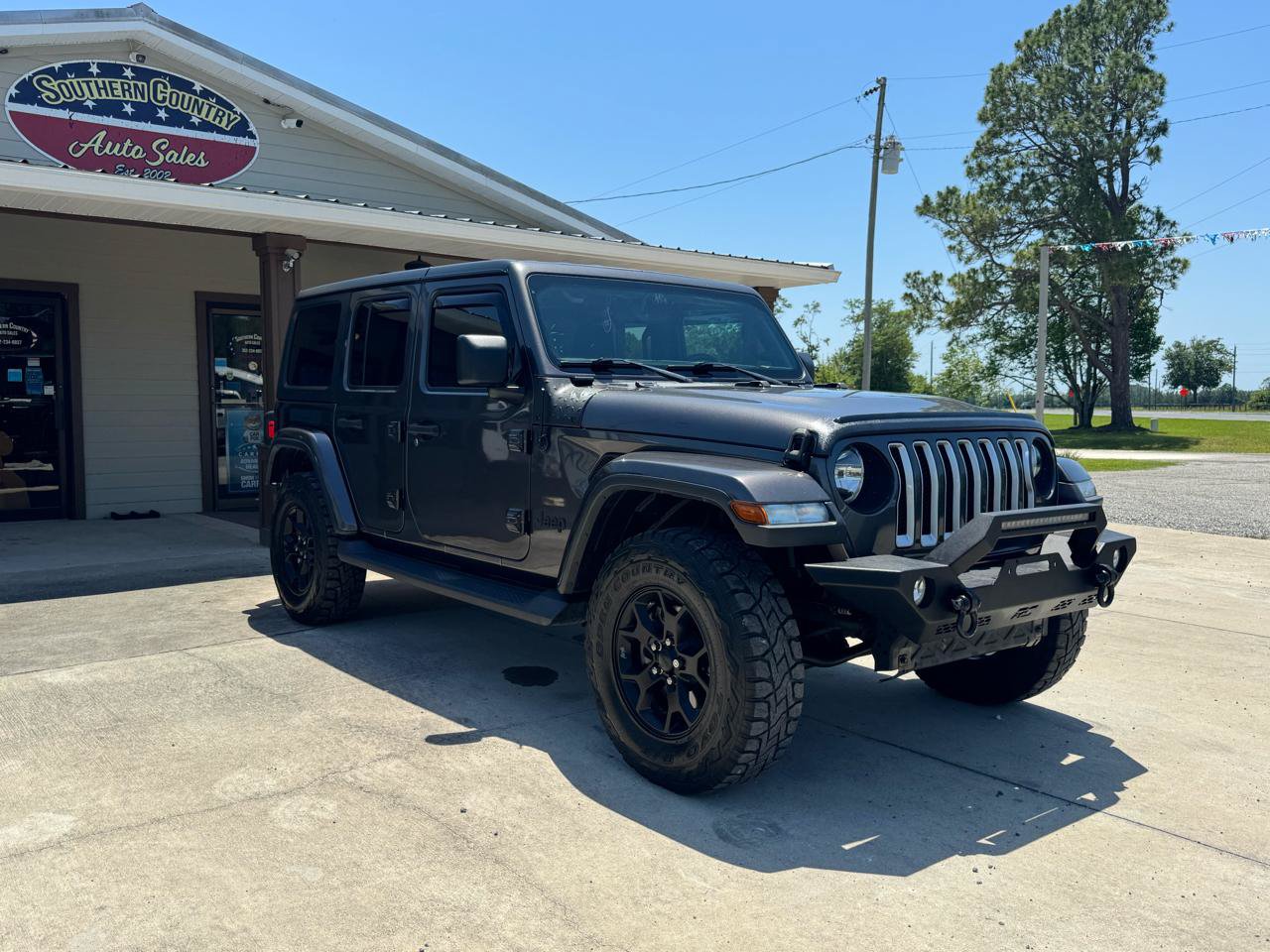 Used 2019 Jeep Wrangler Unlimited Sahara AWD/4WD image 3