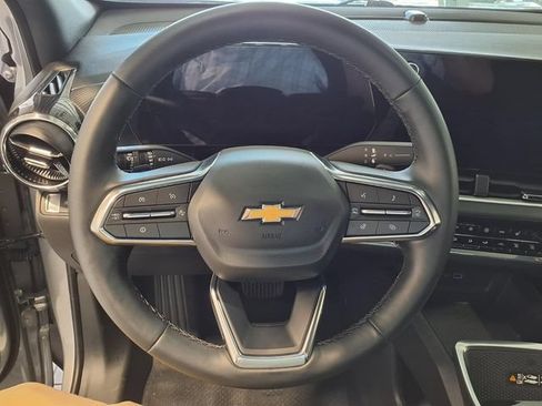 Used 2026 Chevrolet Equinox LT w/ Convenience Package II FWD image 9