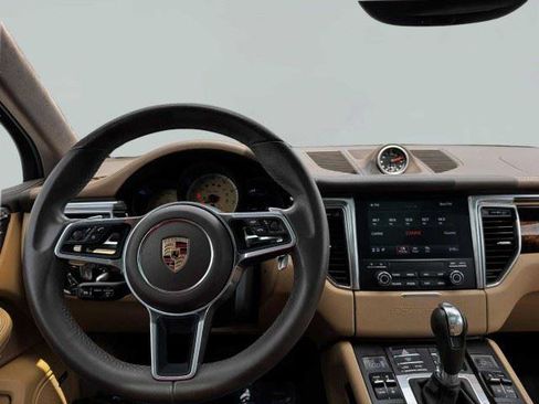 Used 2017 Porsche Macan Turbo AWD/4WD image 29