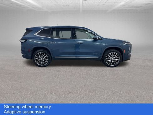 Used 2025 Buick Enclave Avenir w/ Super Cruise Package image 14