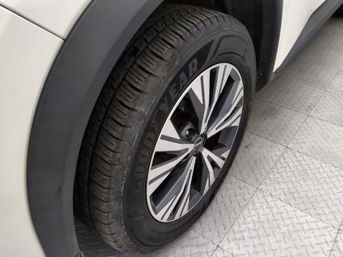 Used 2022 Nissan Rogue SV AWD/4WD image 31