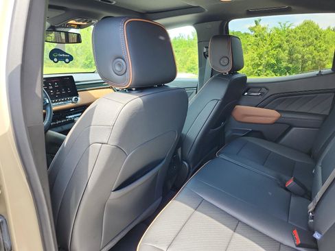 Certified 2024 GMC Canyon AT4 w/ AT4 Premium Package AWD/4WD image 12