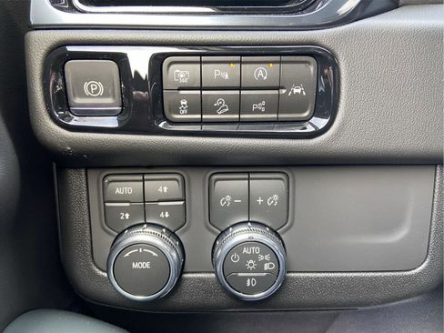 Used 2026 GMC Yukon AT4 w/ AT4 Premium Package AWD/4WD image 20