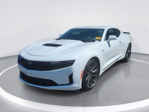 Used 2020 Chevrolet Camaro LT w/ Technology Package RWD image 1