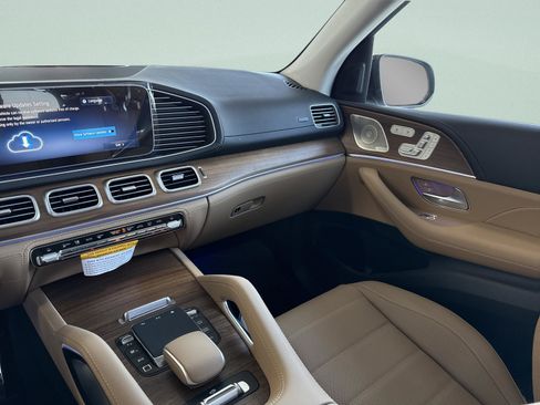 Certified 2026 Mercedes-Benz GLS 450 4MATIC image 47