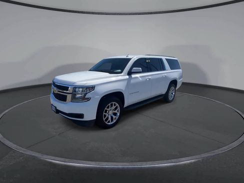 Used 2019 Chevrolet Suburban LT AWD/4WD image 4