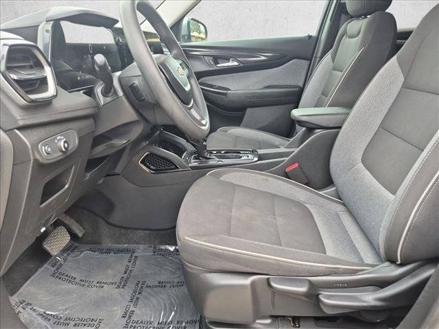 Used 2025 Chevrolet TrailBlazer LT AWD/4WD image 15